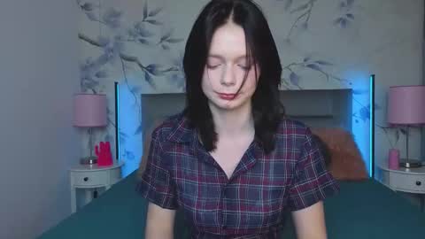 Leona online show from February 8, 10:13 pm