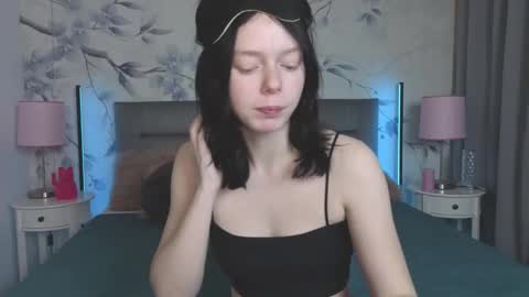 Leona online show from February 11, 10:59 pm