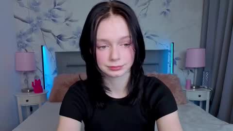 Leona online show from March 1, 10:23 pm