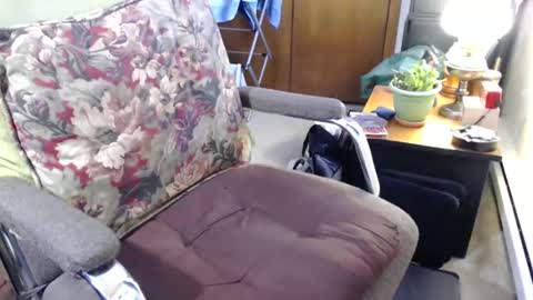 Snapshot of bucksalls chatting on December 28, 5:03 pm Slim online show from December 28, 5:03 pm