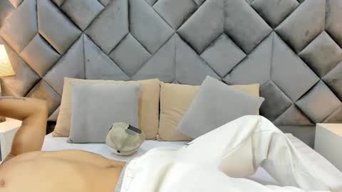 Buda y Cataleya online show from November 12, 3:34 pm