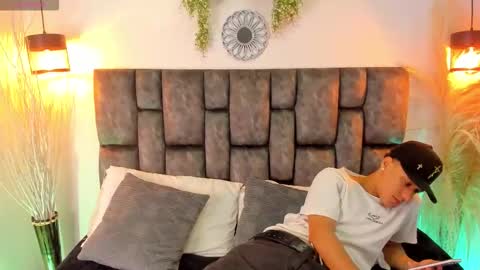 Snapshot of buda_cataleya chatting on March 25, 11:27 am buda cataleya online show from March 25, 11:27 am