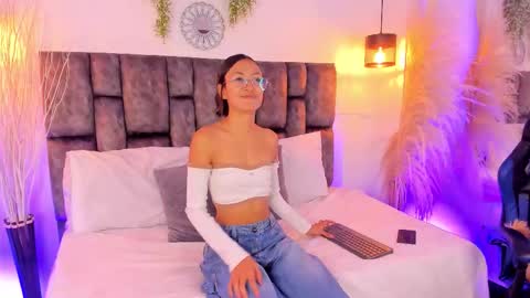 Snapshot of buda_cataleya chatting on March 29, 1:44 pm buda cataleya online show from March 29, 1:44 pm