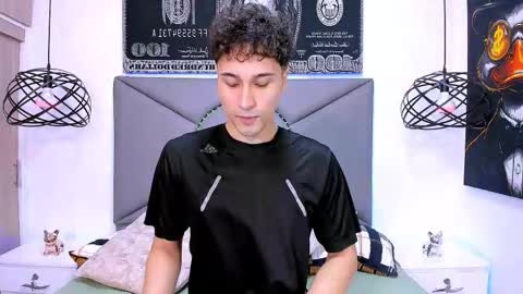 Snapshot of buddy_whitte chatting on April 19, 4:17 pm Buddy Whitte online show from April 19, 4:17 pm