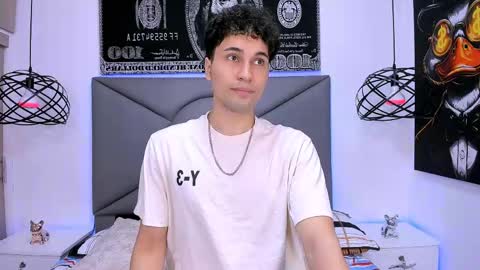 Snapshot of buddy_whitte chatting on May 2, 4:56 pm Buddy Whitte online show from May 2, 4:56 pm