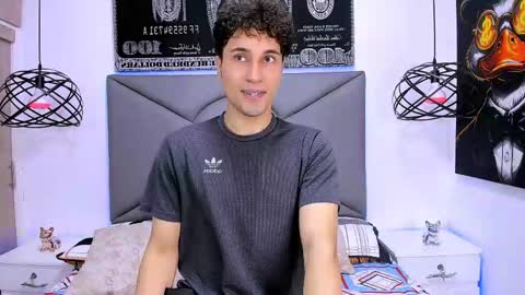 Snapshot of buddy_whitte chatting on May 6, 6:35 pm Buddy Whitte online show from May 6, 6:35 pm
