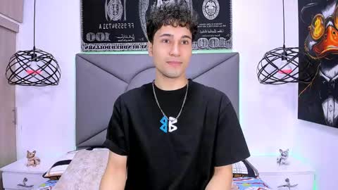 Snapshot of buddy_whitte chatting on May 9, 6:02 pm Buddy Whitte online show from May 9, 6:02 pm