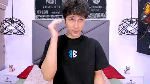 Snapshot of buddy_whitte chatting on June 29, 3:56 pm Buddy Whitte online show from June 29, 3:56 pm