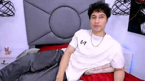 Snapshot of buddy_whitte chatting on July 6, 2:47 pm Buddy Whitte online show from July 6, 2:47 pm