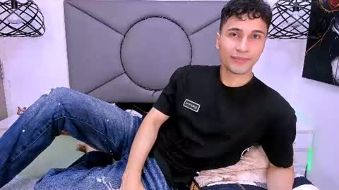 Snapshot of buddy_whitte chatting on July 14, 3:40 pm Buddy Whitte online show from July 14, 3:40 pm