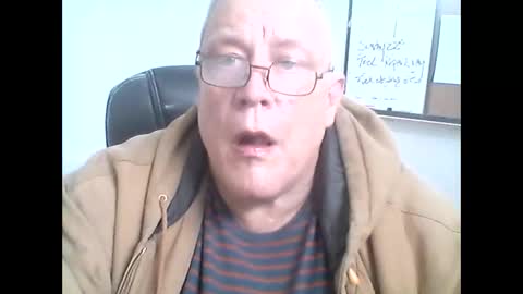 Snapshot of buddyluvzumore chatting on December 21, 2:37 pm buddyluvzumore online show from December 21, 2:37 pm