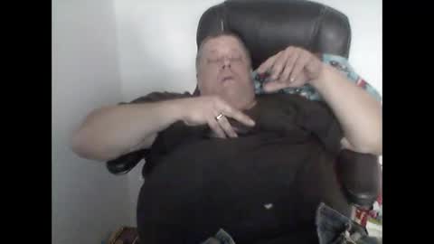 Snapshot of buddyluvzumore chatting on December 29, 11:50 am buddyluvzumore online show from December 29, 11:50 am