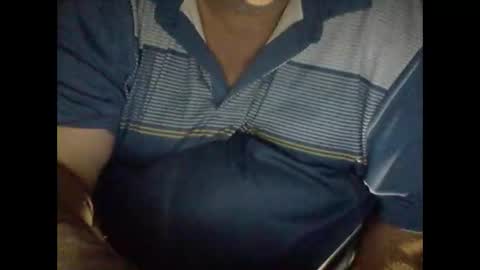 Snapshot of buddyluvzumore chatting on January 2, 9:22 am buddyluvzumore online show from January 2, 9:22 am