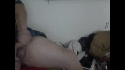 Snapshot of buddyluvzumore chatting on January 4, 8:28 am buddyluvzumore online show from January 4, 8:28 am