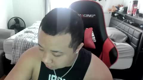 buffsexyman24 online show from March 4, 6:50 pm