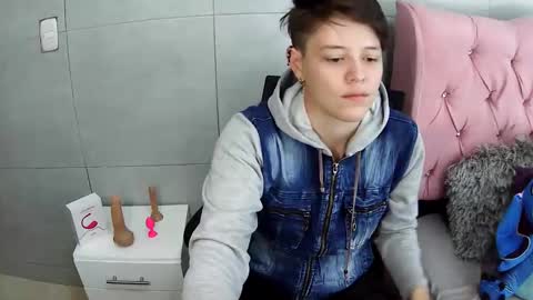 bug2025 online show from November 19, 4:18 pm