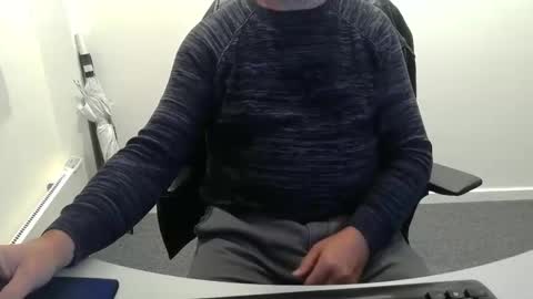 Snapshot of buggemann chatting on September 15, 3:39 am buggemann online show from September 15, 3:39 am