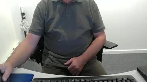 Snapshot of buggemann chatting on September 22, 3:08 am buggemann online show from September 22, 3:08 am