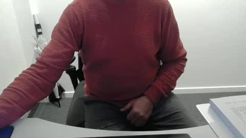 Snapshot of buggemann chatting on October 2, 3:13 am buggemann online show from October 2, 3:13 am