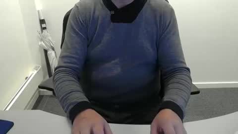 Snapshot of buggemann chatting on October 15, 3:06 am buggemann online show from October 15, 3:06 am