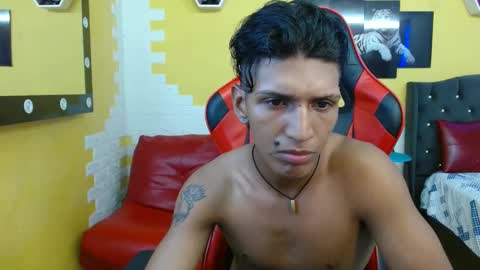 Snapshot of bull_cam chatting on September 14, 6:40 pm bull_cam online show from September 14, 6:40 pm