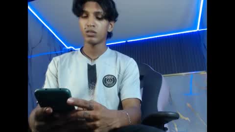 Snapshot of bull_cam chatting on September 16, 6:53 pm bull_cam online show from September 16, 6:53 pm