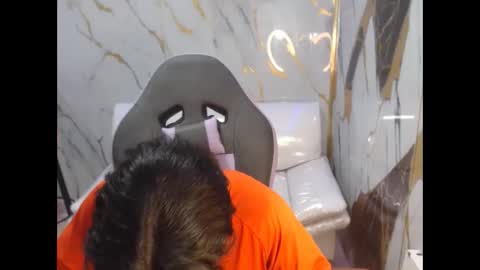 Snapshot of bull_cam chatting on September 18, 7:05 pm bull_cam online show from September 18, 7:05 pm