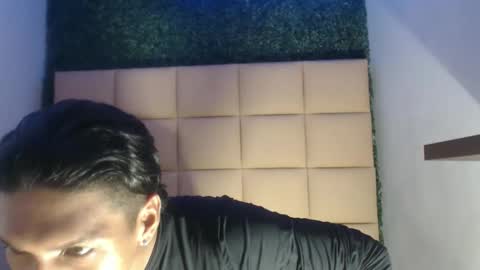 Snapshot of bull_cam chatting on September 21, 7:15 pm bull_cam online show from September 21, 7:15 pm