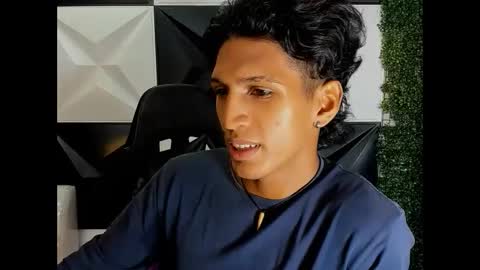 Snapshot of bull_cam chatting on September 22, 8:22 pm bull_cam online show from September 22, 8:22 pm