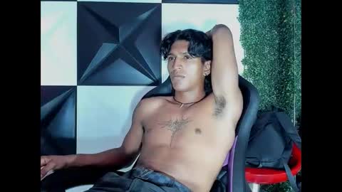 Snapshot of bull_cam chatting on September 30, 8:25 pm bull_cam online show from September 30, 8:25 pm