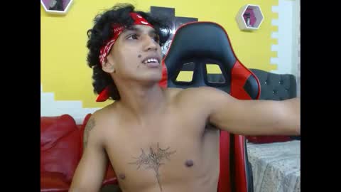 Snapshot of bull_cam chatting on October 16, 8:10 pm bull_cam online show from October 16, 8:10 pm