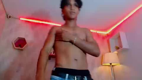 Snapshot of bull_cam chatting on October 18, 6:30 pm bull_cam online show from October 18, 6:30 pm