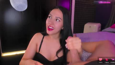 Snapshot of bull_vixen2001 chatting on October 19, 11:16 pm Bunny and The Rock online show from October 19, 11:16 pm