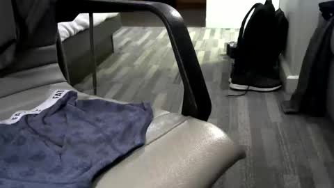 Snapshot of bulldogitdude chatting on March 25, 3:45 am bulldogitdude online show from March 25, 3:45 am