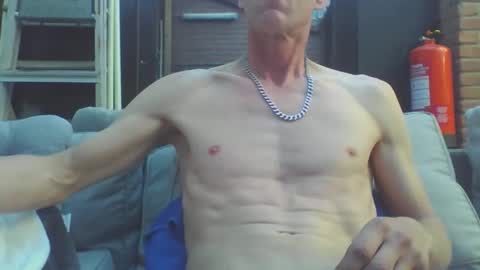 Snapshot of bundy2016 chatting on May 25, 8:20 am Dutch cock online show from May 25, 8:20 am