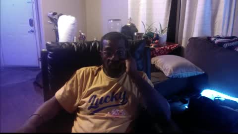 Bungalow Entertainment online show from December 3, 3:03 am