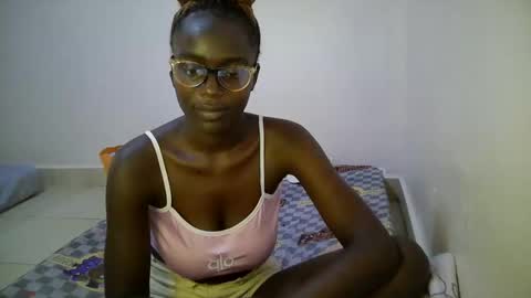 bunny_bliss1 online show from May 12, 4:09 am