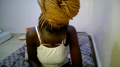 bunny_bliss1 online show from May 14, 10:27 pm