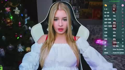 Snapshot of bunny_wetty chatting on December 23, 8:57 pm ruslana online show from December 23, 8:57 pm