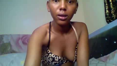 bunnydiva_ online show from December 15, 12:37 am