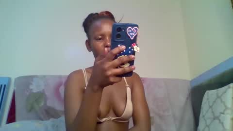 bunnydiva_ online show from December 19, 6:59 pm