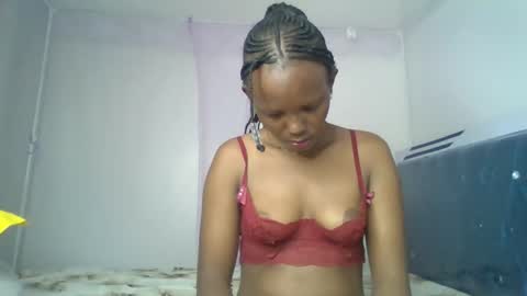 bunnydiva_ online show from May 9, 12:38 am