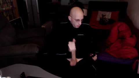 Snapshot of bunnydollstellas_toy chatting on October 15, 10:26 am Gnther online show from October 15, 10:26 am