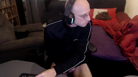 Snapshot of bunnydollstellas_toy chatting on November 4, 1:27 am Gnther online show from November 4, 1:27 am