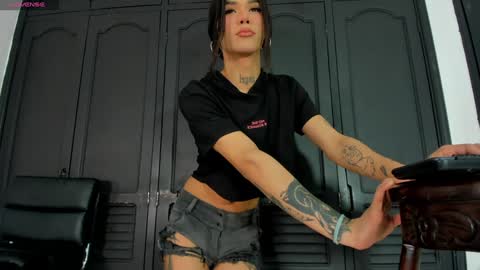 Angela Santini online show from December 9, 6:01 am