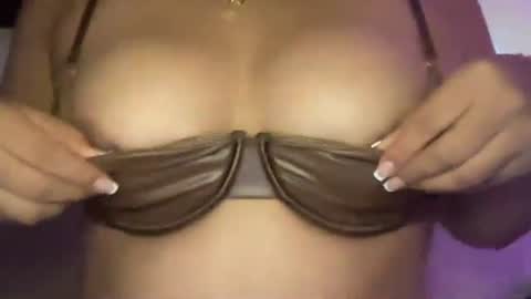 Snapshot of bunnymami chatting on January 8, 3:42 am bunnymami333 online show from January 8, 3:42 am