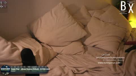 Stephanie   Next stream TUESDAY   6pm  PDT online show from January 24, 11:23 pm