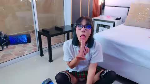 Snapshot of bunnysexyy chatting on December 17, 8:15 pm Bunny online show from December 17, 8:15 pm