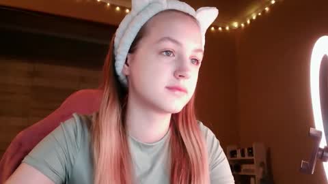 Snapshot of bunnysunshine__ chatting on October 8, 12:25 pm bunnysunshine__ online show from October 8, 12:25 pm