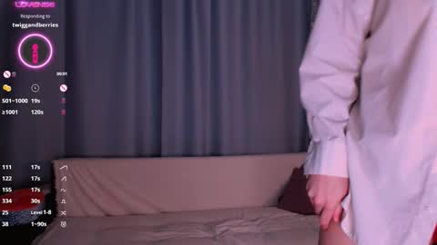 burning_g1rl online show from March 18, 3:37 pm